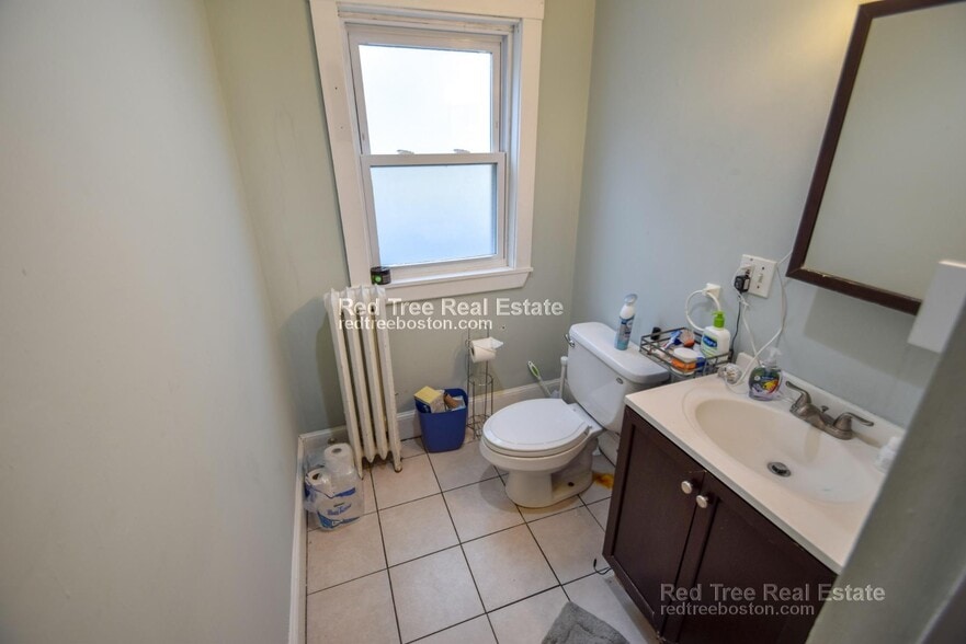 Building Photo - 15 Radnor Rd