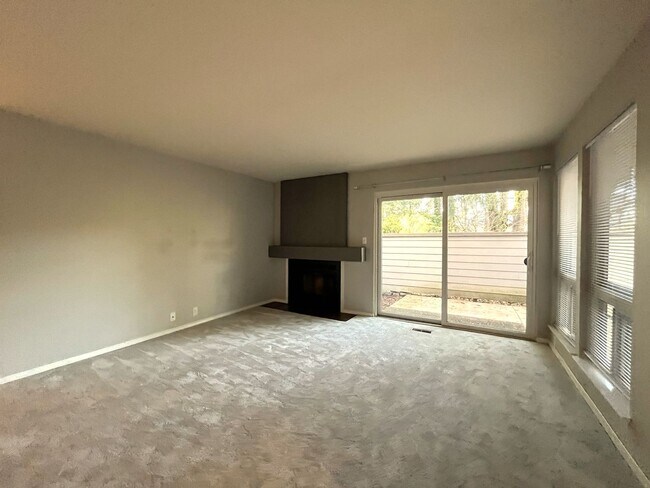 Building Photo - 2 Bed 2 Bath Corner Condo ~ Cedar Mill w/ Washer & Dryer, Parking and Pool! Convenient to Nike, S...