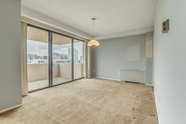 Building Photo - 4141 Henderson Rd