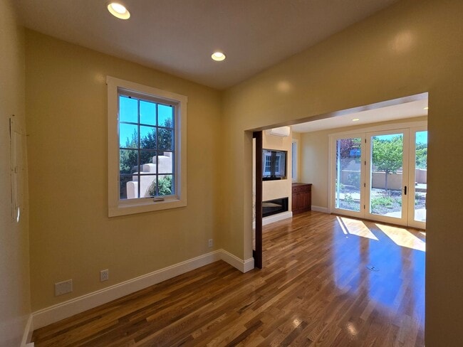 Building Photo - 1329 Tano Ridge Rd