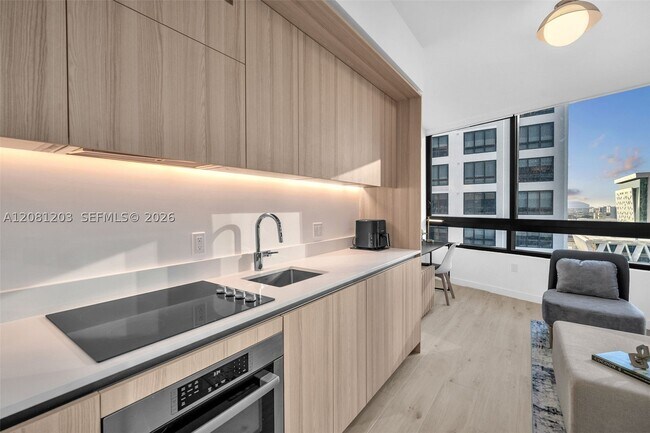 Building Photo - 225 N Miami Ave
