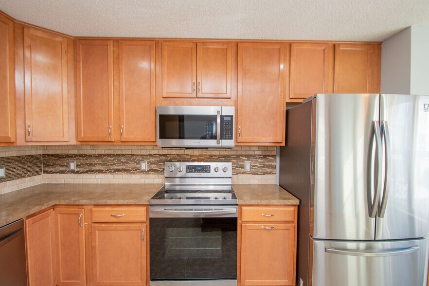 Building Photo - 15119 Fanning Dr N