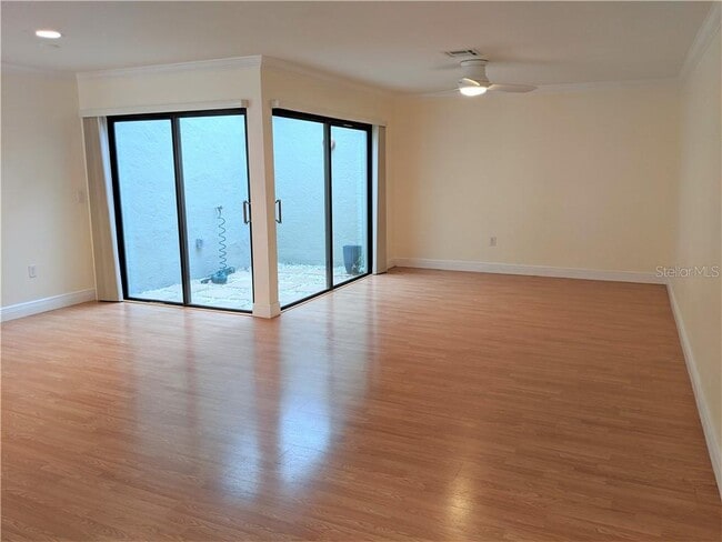 Building Photo - 3739 Glen Oaks Manor Dr