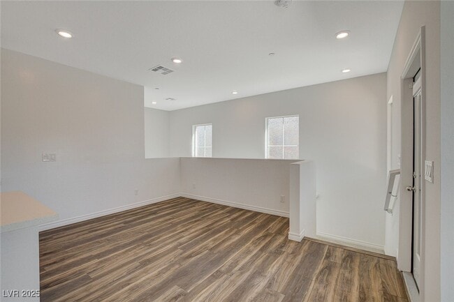 Building Photo - 206 Callen Falls Ave