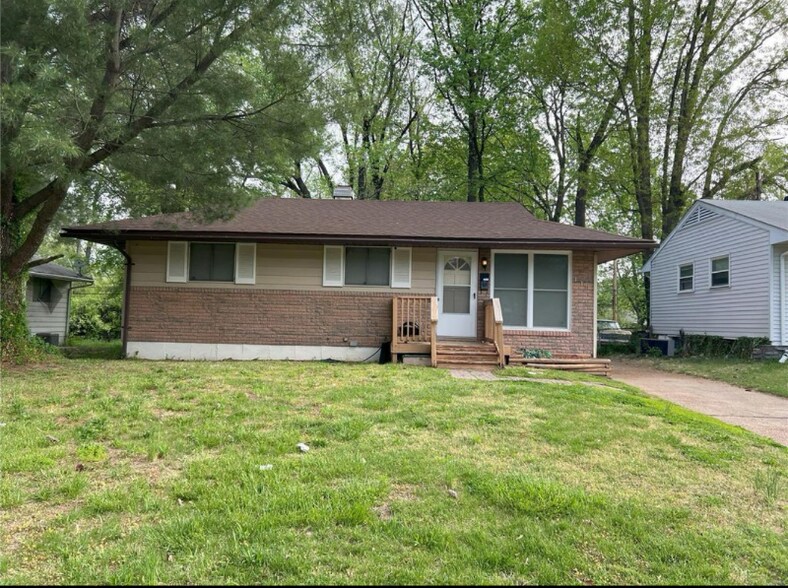 Primary Photo - 119 Dundee Cir