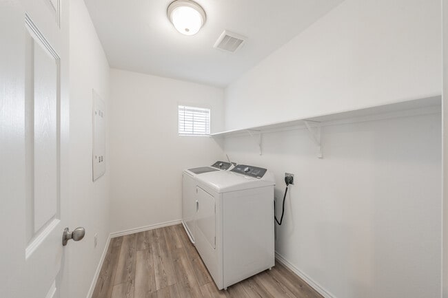 Building Photo - 847 Lake Fletcher Rd