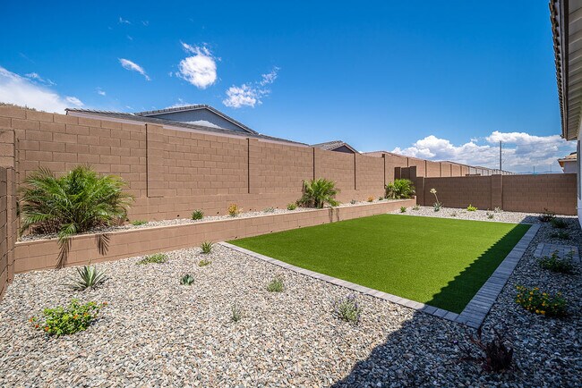 Building Photo - 3260 W Peak View Rd