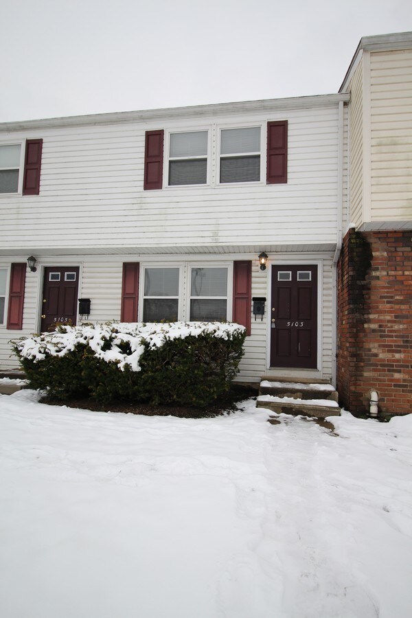 Updated Townhome 5103 Sedalia Dr Columbus OH 43232 Apartment Finder