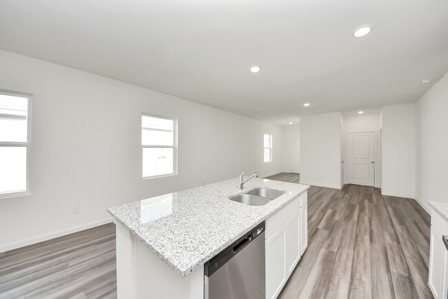 Building Photo - 31035 Gayle Prairie Oaks St