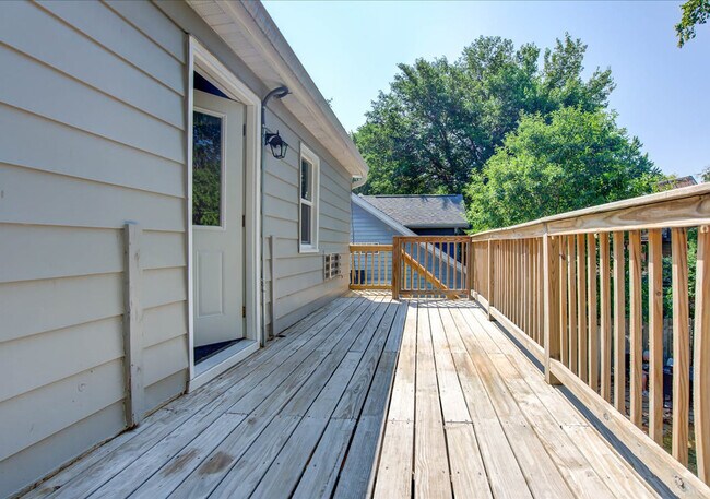 Building Photo - 156 Rodney Ct