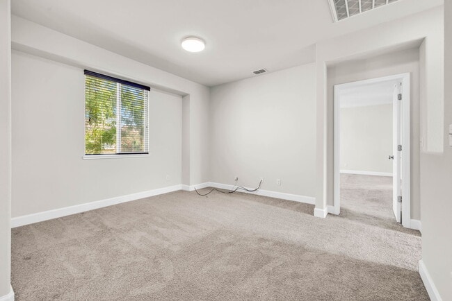 Building Photo - 9 Dulcibbella Pl