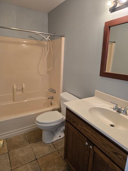 Building Photo - 1414 E O St