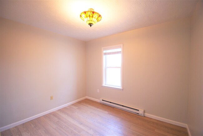 Primary Photo - 658 Capon St