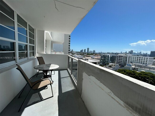 Building Photo - 100 Lincoln Rd