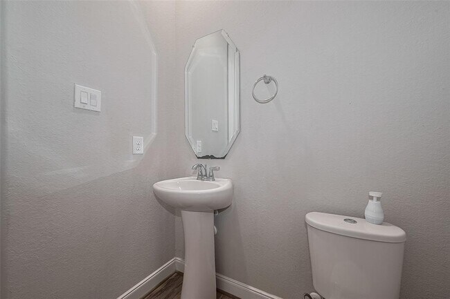 Building Photo - 707 Fresh Sage Crossing