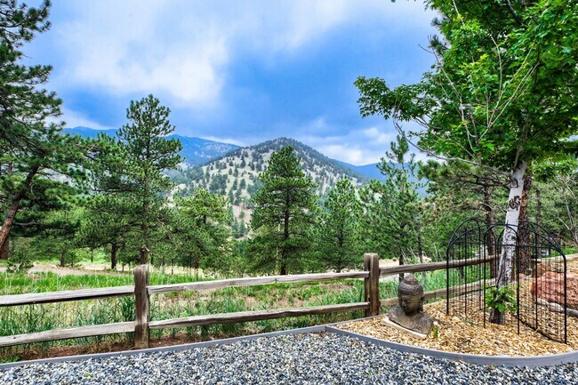 Building Photo - Mountain Serenity, City Convenience