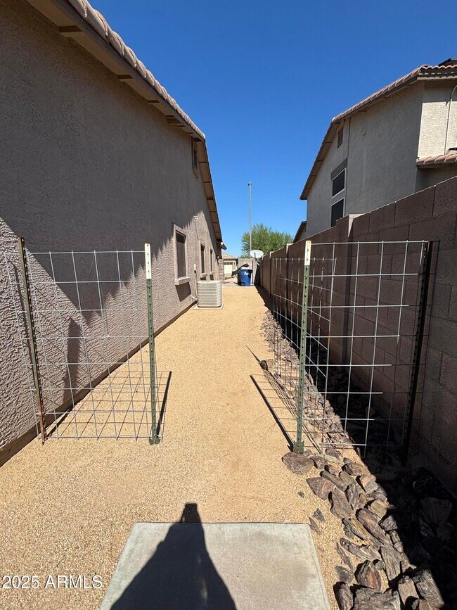 Building Photo - 3799 E Thunderheart Trail