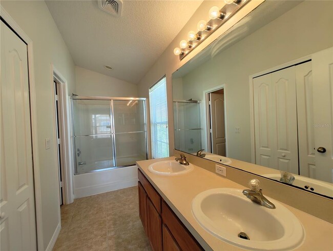 Building Photo - 10844 Derringer Dr