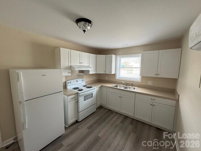 Building Photo - 1625 Armstrong Frd Rd