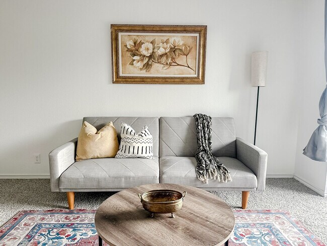 Building Photo - 1071 Clayton Ln