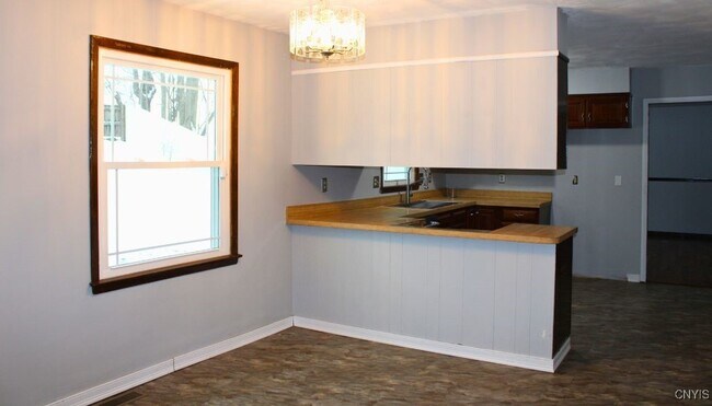 Building Photo - 7994 Northwood Dr