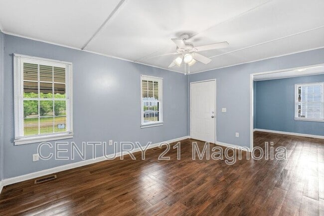 Building Photo - 934 Bluebird Rd