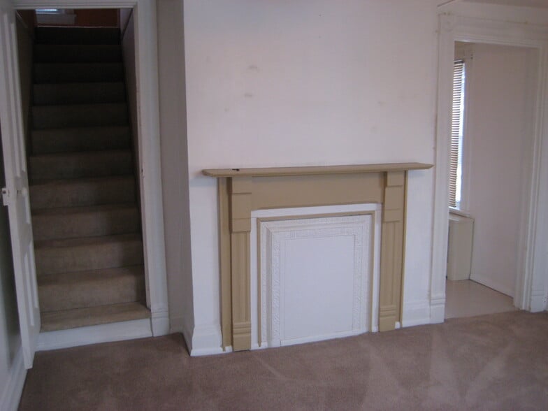 inside first room - 142 George St