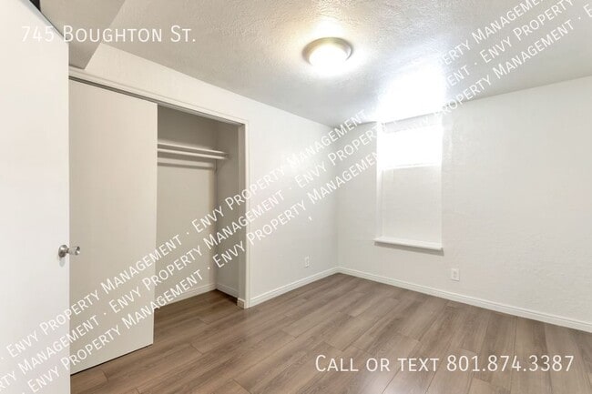 Building Photo - 745 Boughton St