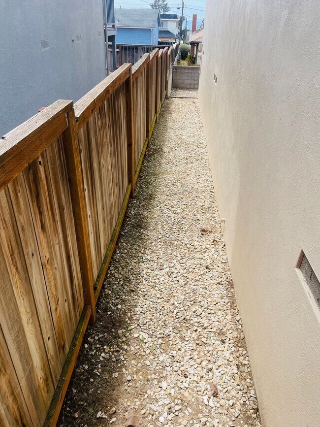 Building Photo - Three bedroom home in The Heights area of Morro Bay