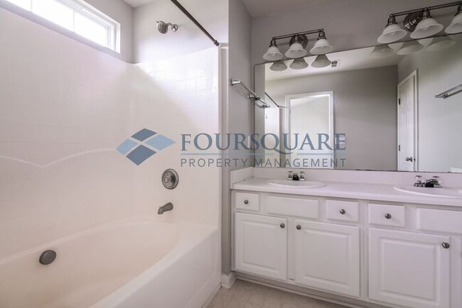 Building Photo - Single Family | Back Patio | Two- Car Gara...