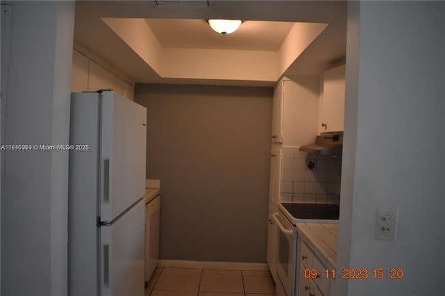 Building Photo - 1885 NE 121st St