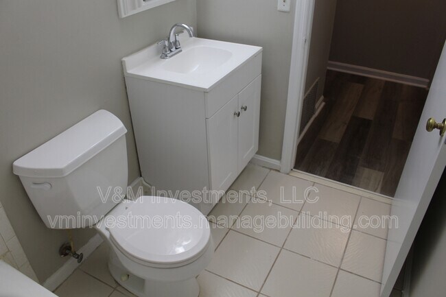 Building Photo - 3837 Wem Dr