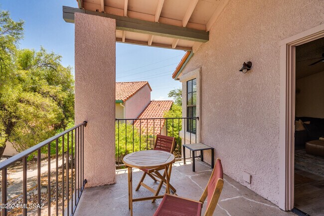 Building Photo - 6441 N Tierra De Las Catalinas