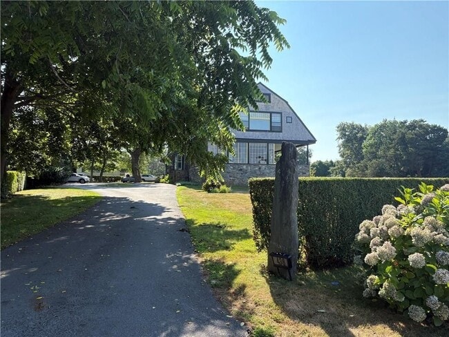 Building Photo - 438 Wolcott Ave