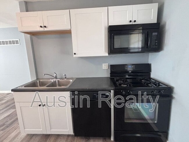 Building Photo - 26 Terry Dr