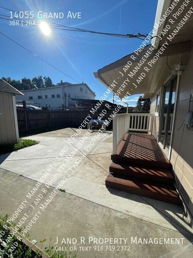 Building Photo - 14055 Grand Ave