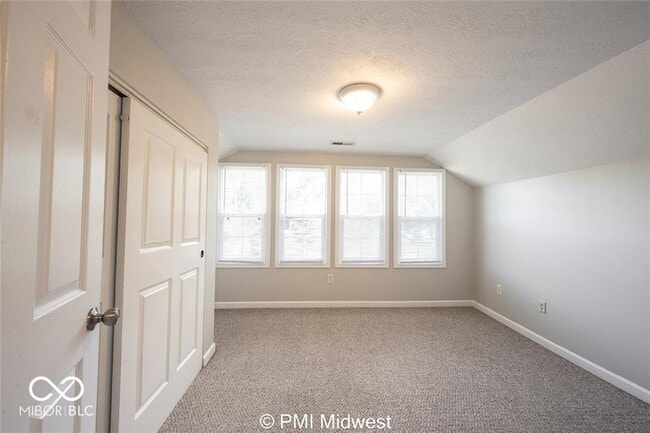 Building Photo - 395 E Main St