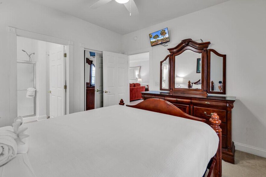 Building Photo - 4886 Luster Leaf Cir