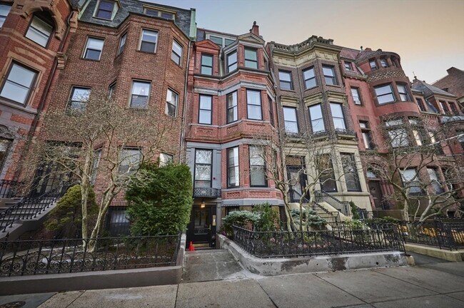 Building Photo - 230 Commonwealth Ave