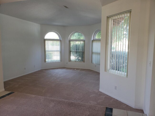 Building Photo - 68412 Descanso Cir