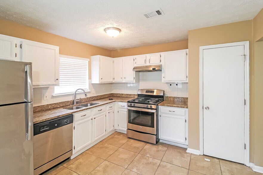 Building Photo - 7186 Fair Harbor Way