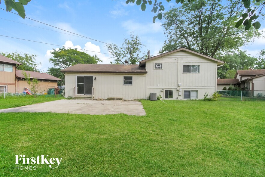 Building Photo - 5144 Oakwood Ct