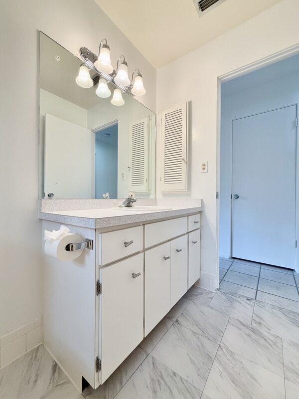 Building Photo - 4149 Prudence Dr