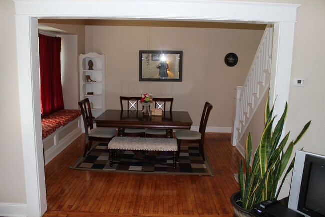 Dining Room - 2712 S Moreland Ave