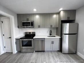 Building Photo - 107 S Main St