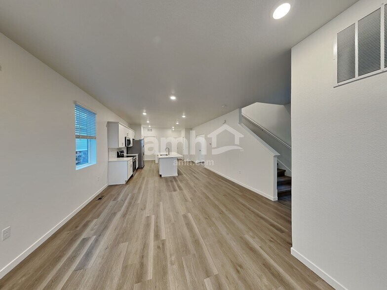 Building Photo - 26153 E Calhoun Pl
