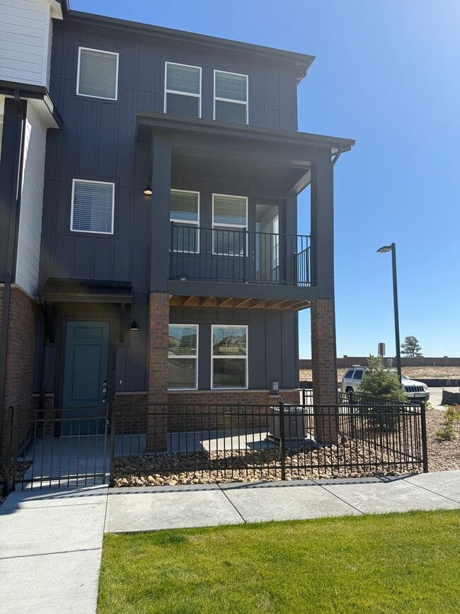 Building Photo - BRAND NEW 3 bedroom townhome in Castle Pines!