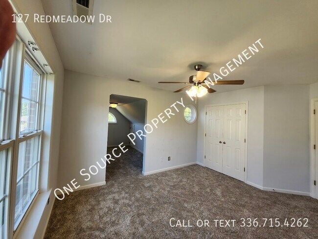 Building Photo - 127 Redmeadow Dr