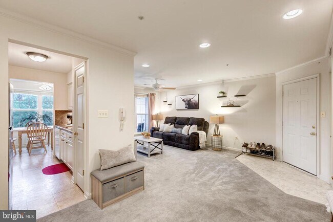 Building Photo - 3815 Sunnyfield Ct
