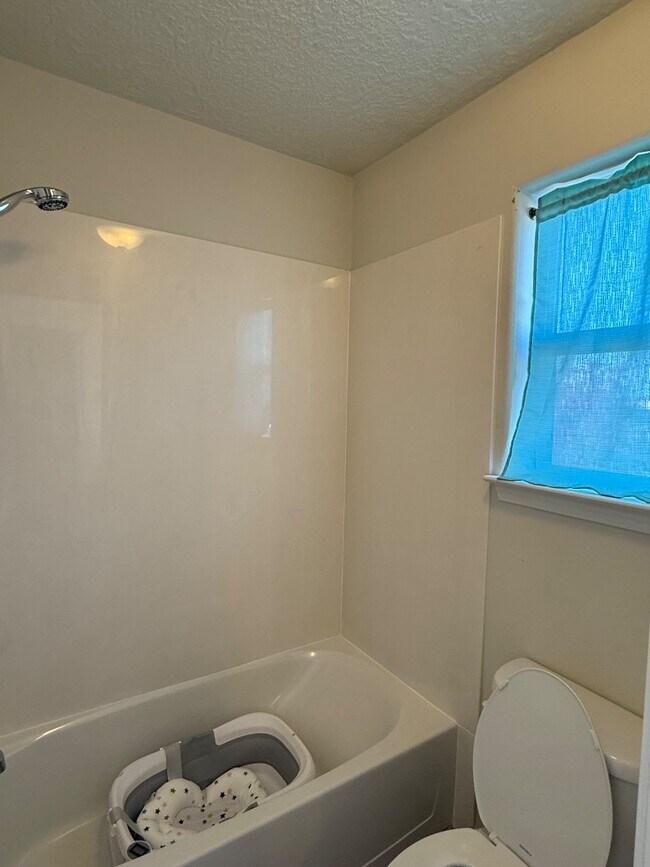 Building Photo - 12023 Pocono Rd SE